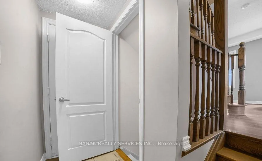 Photo 10 of 77 Great Falls Boulevard, Hamilton, Waterdown — HOMEH