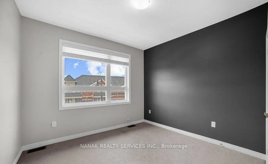 Photo 17 of 77 Great Falls Boulevard, Hamilton, Waterdown — HOMEH