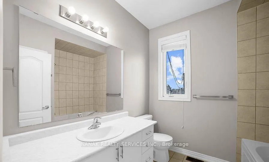 Photo 18 of 77 Great Falls Boulevard, Hamilton, Waterdown — HOMEH