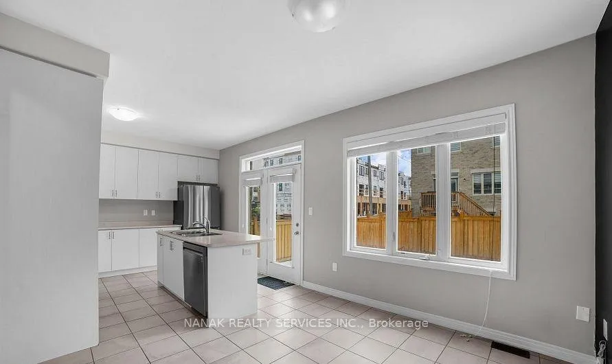 Photo 20 of 77 Great Falls Boulevard, Hamilton, Waterdown — HOMEH