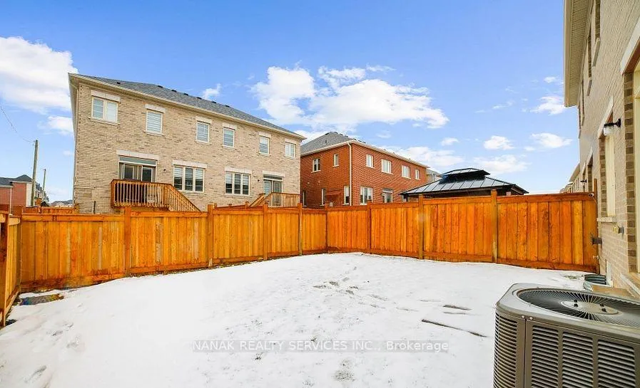 Photo 24 of 77 Great Falls Boulevard, Hamilton, Waterdown — HOMEH