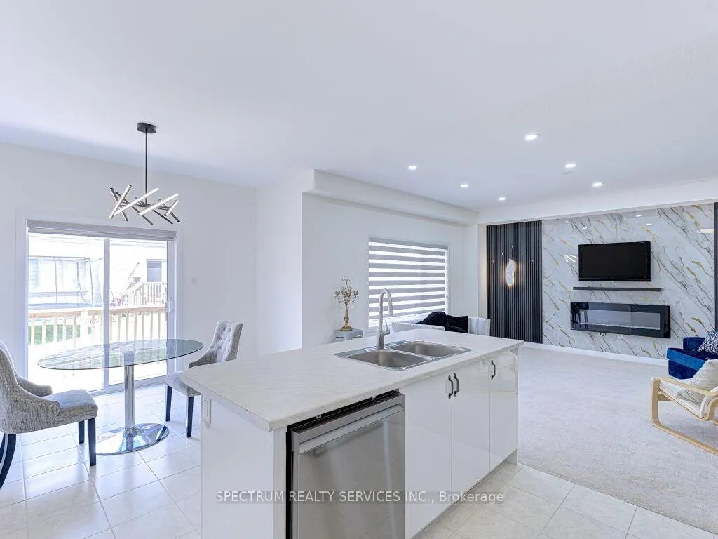 Photo 23 of 44 Dennis Avenue, Brantford — HOMEH