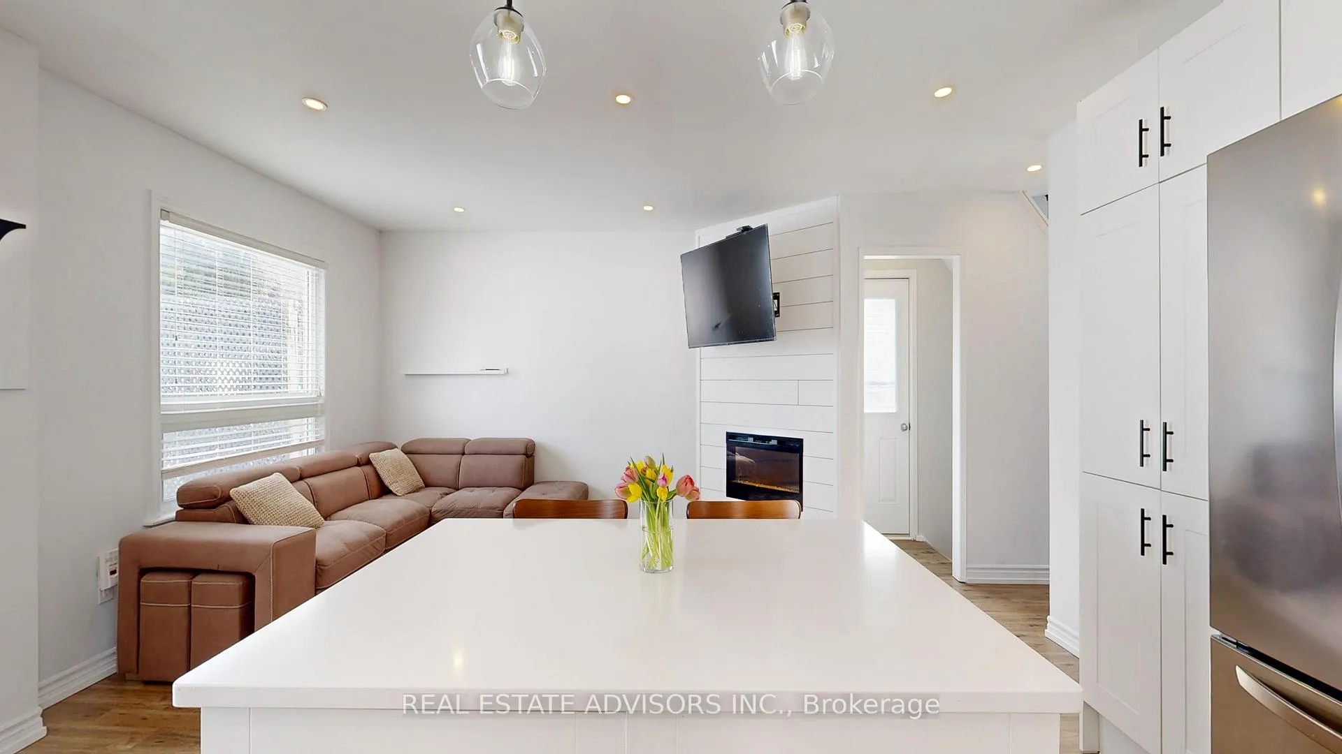 Photo 3 of 11 Hammell Boulevard, New Tecumseth, Tottenham — HOMEH