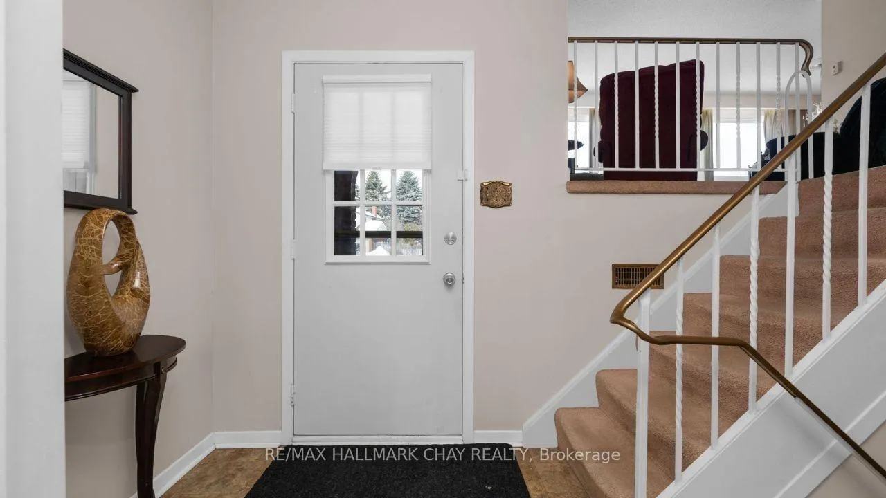 Photo 3 of 13 Grand Place, Barrie, Allandale Heights — HOMEH