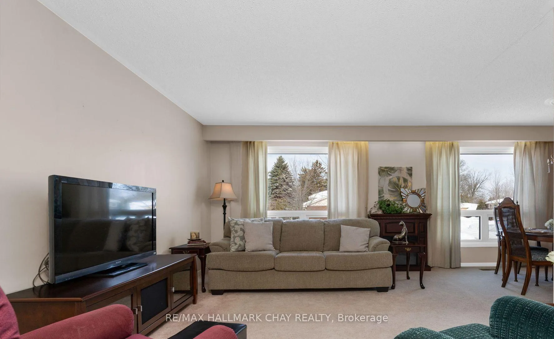 Photo 4 of 13 Grand Place, Barrie, Allandale Heights — HOMEH