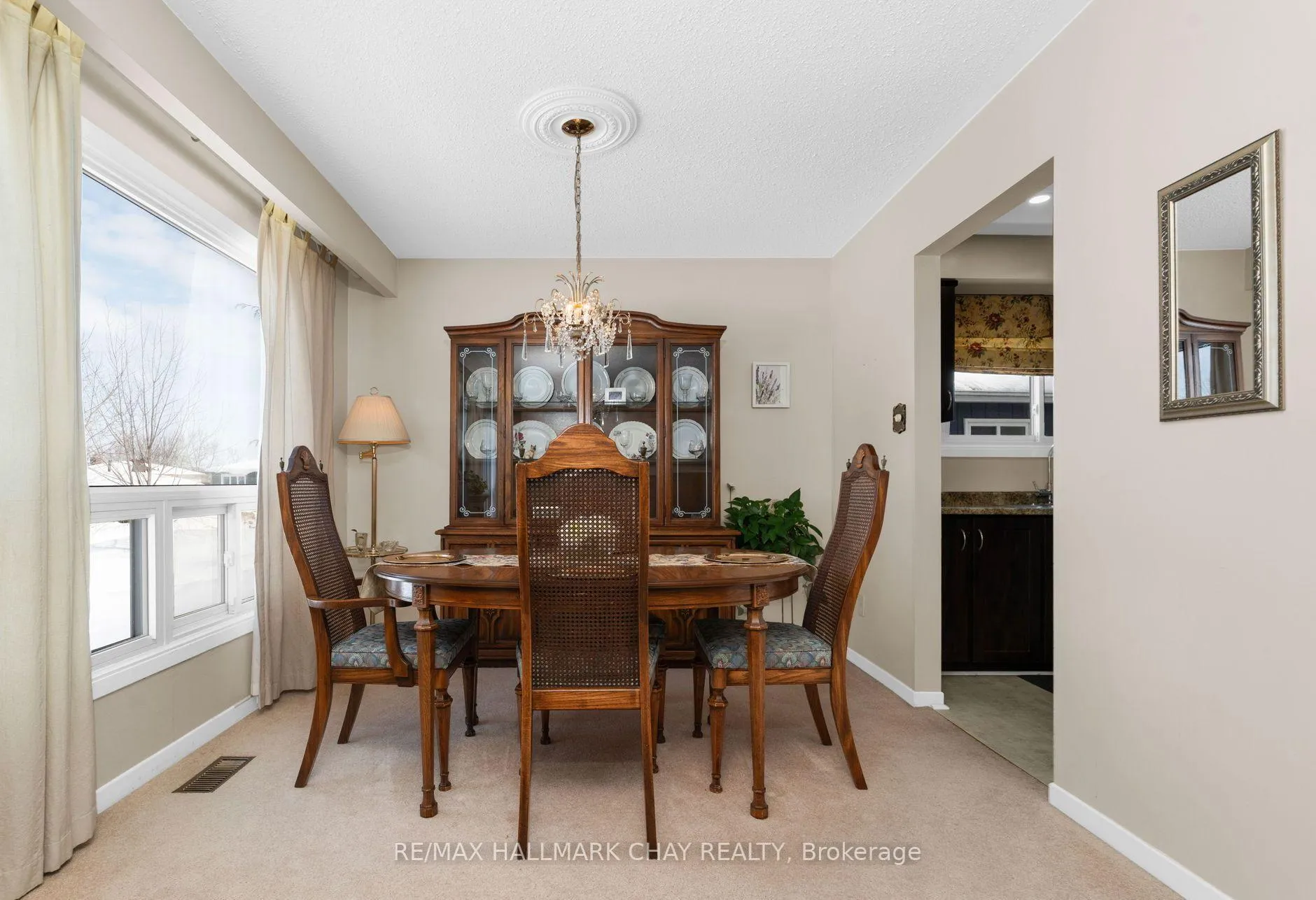 Photo 6 of 13 Grand Place, Barrie, Allandale Heights — HOMEH