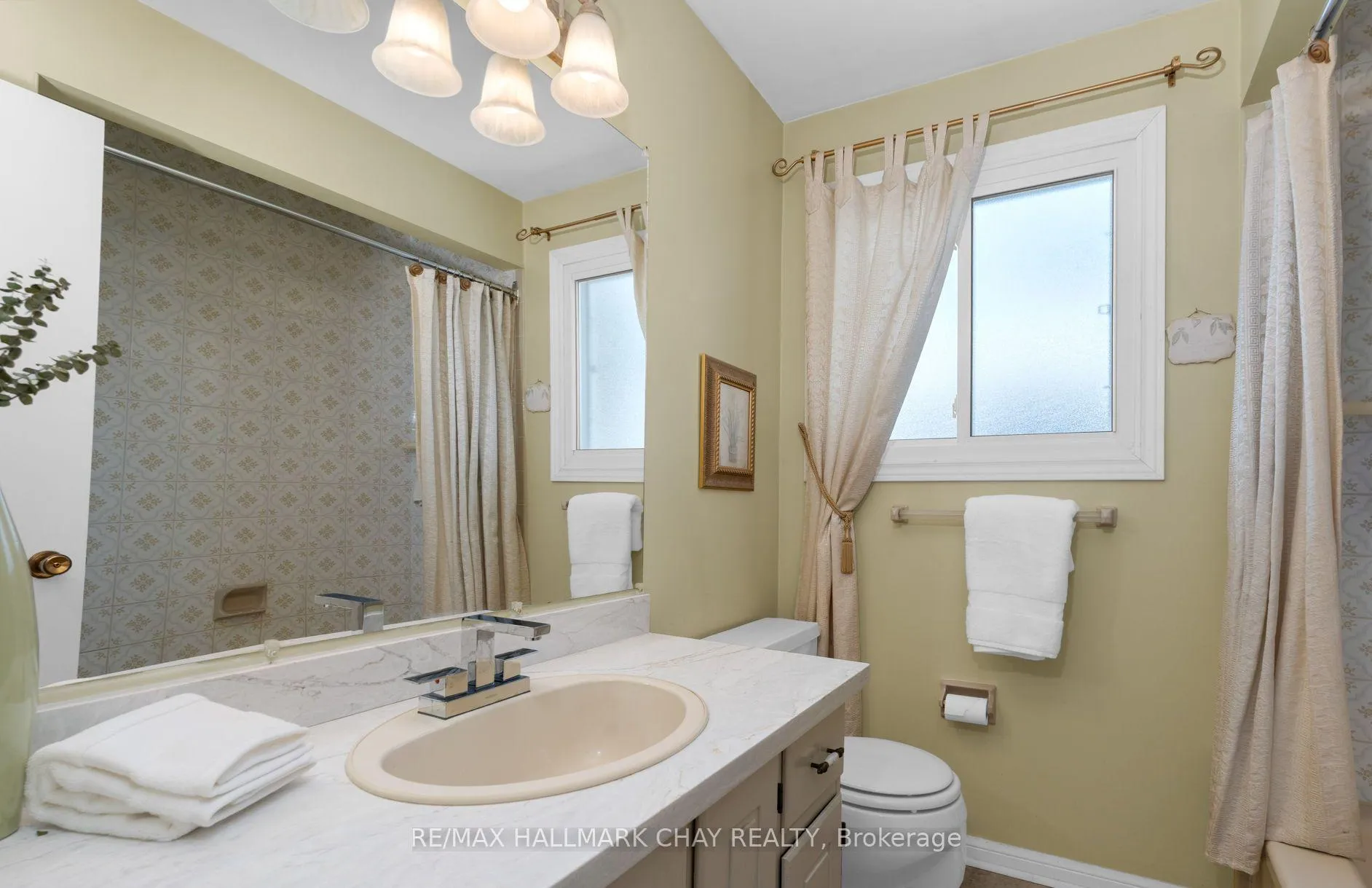 Photo 10 of 13 Grand Place, Barrie, Allandale Heights — HOMEH