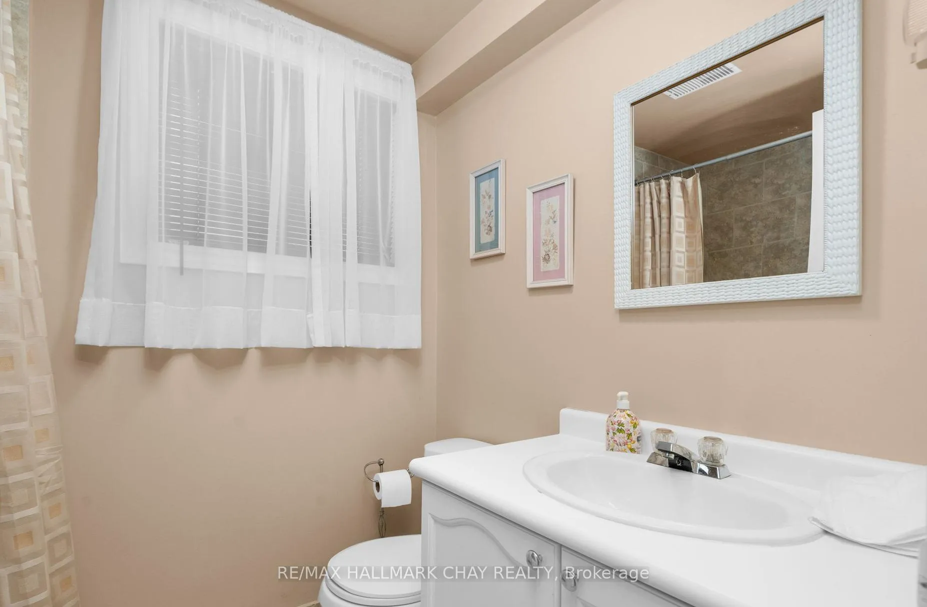 Photo 19 of 13 Grand Place, Barrie, Allandale Heights — HOMEH