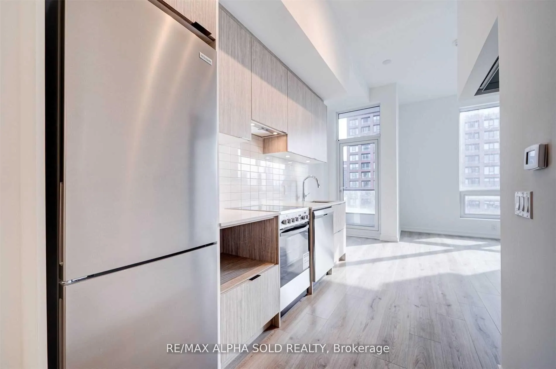 Photo 3 of Unit 2012, 395 Bloor Street E, Toronto, North St. James Town — HOMEH