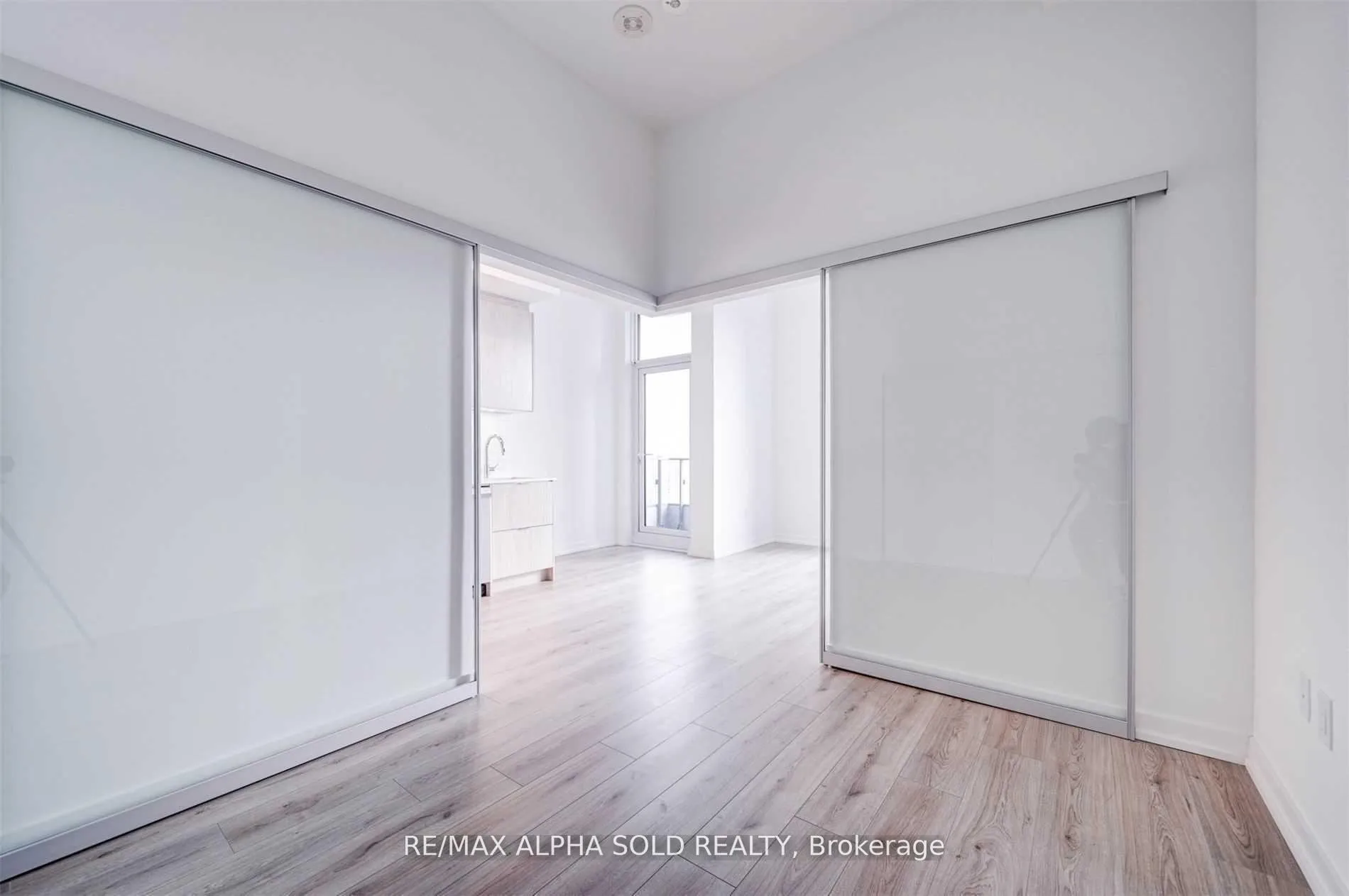 Photo 5 of Unit 2012, 395 Bloor Street E, Toronto, North St. James Town — HOMEH