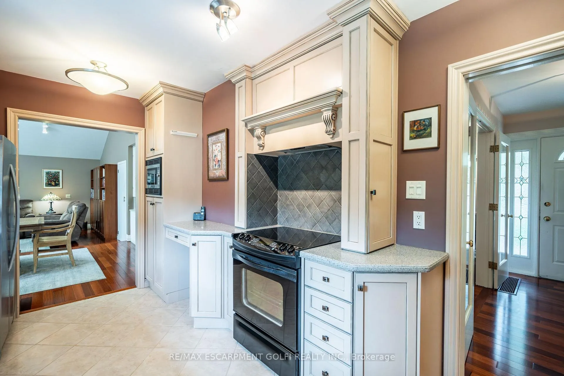 Photo 7 of 98 Hadley Drive, Hamilton, Ancaster — HOMEH
