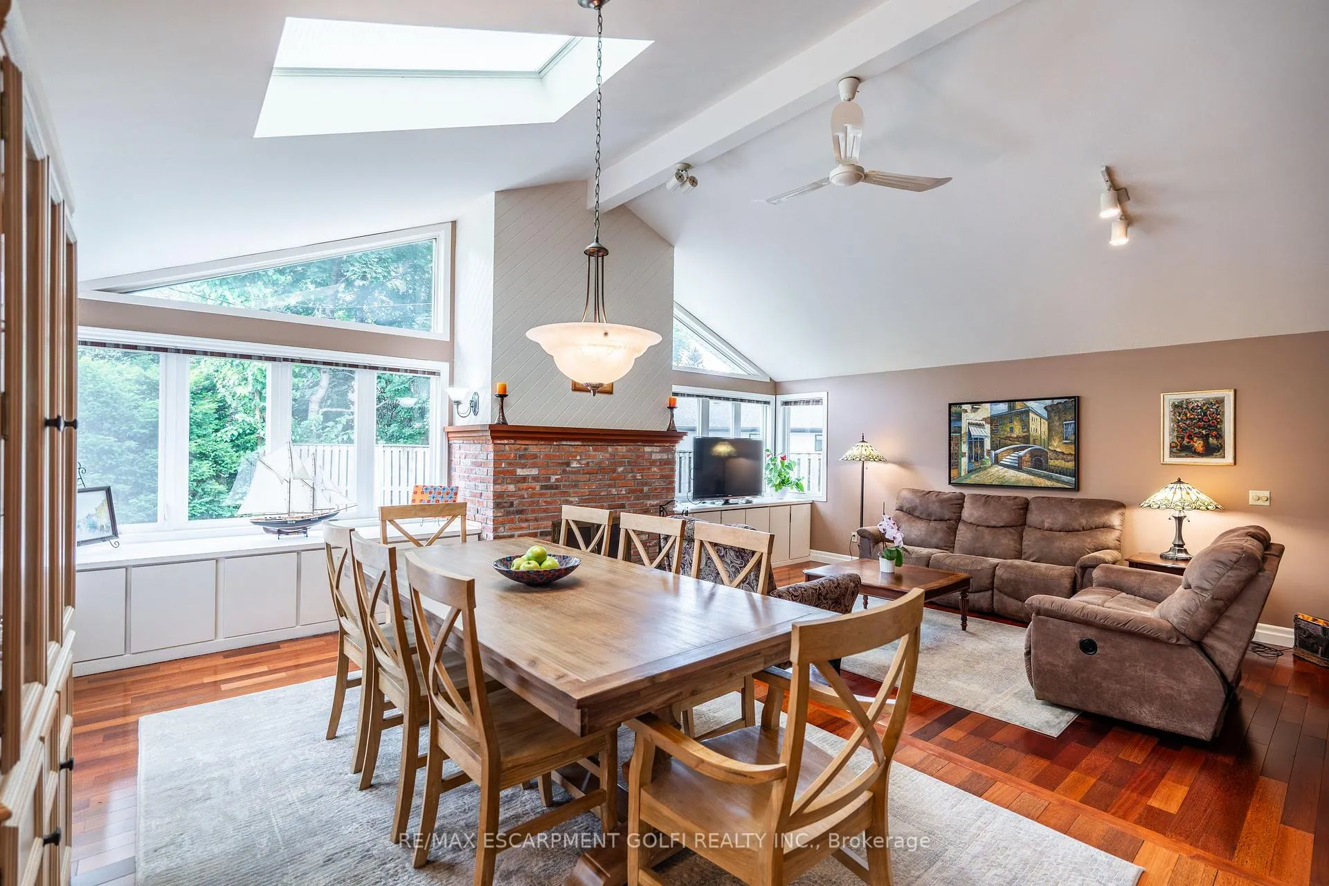 Photo 8 of 98 Hadley Drive, Hamilton, Ancaster — HOMEH