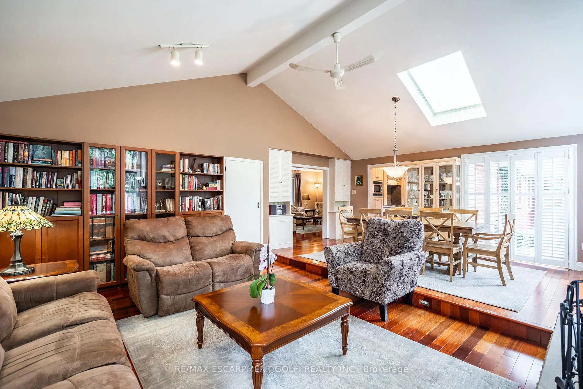 Photo 9 of 98 Hadley Drive, Hamilton, Ancaster — HOMEH