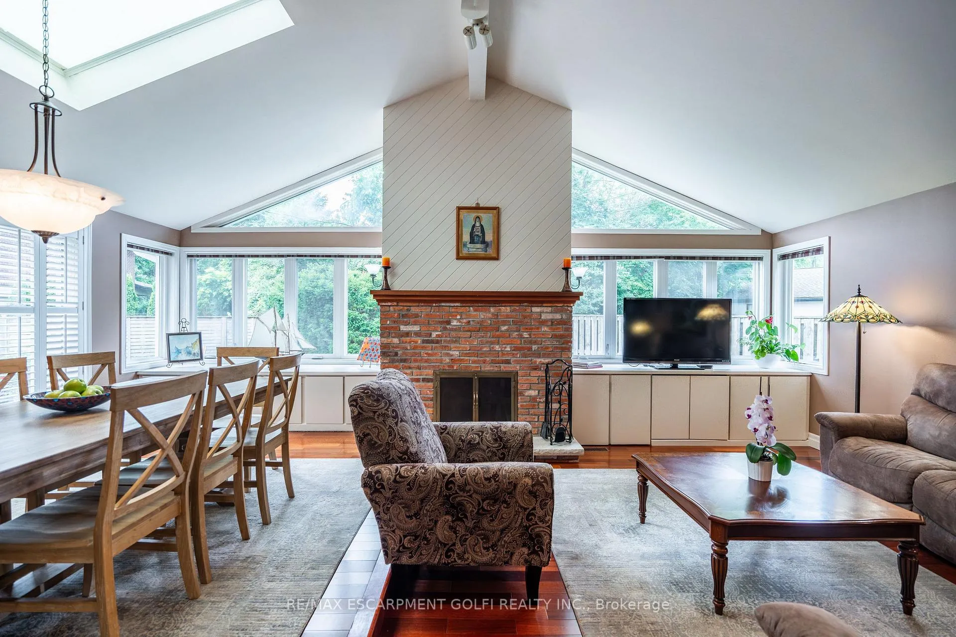 Photo 10 of 98 Hadley Drive, Hamilton, Ancaster — HOMEH
