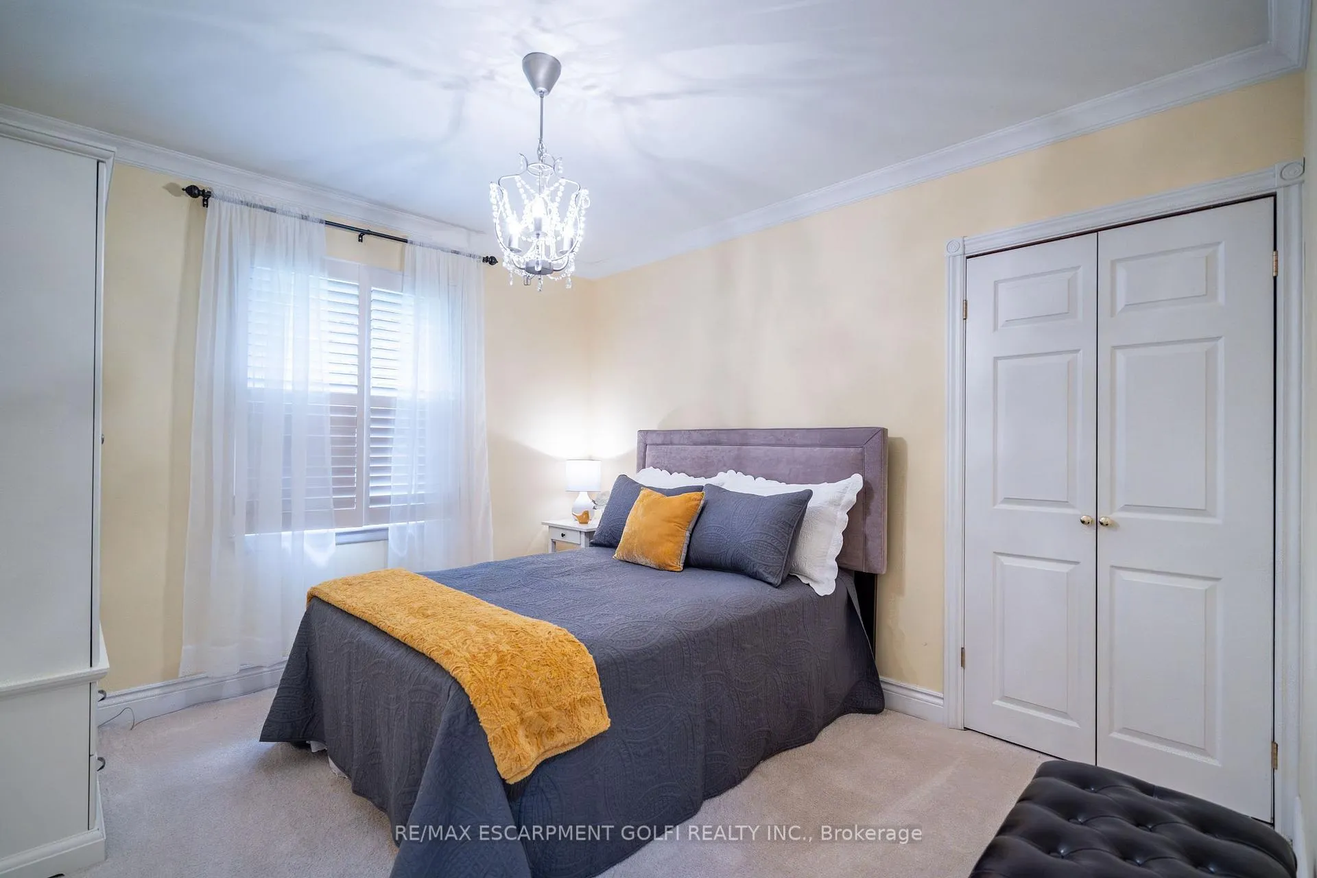 Photo 16 of 98 Hadley Drive, Hamilton, Ancaster — HOMEH