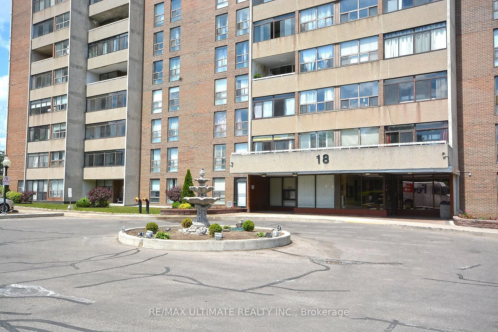 Photo 2 of Unit 604, 18 Knightsbridge Road, Brampton, Queen Street Corridor — HOMEH