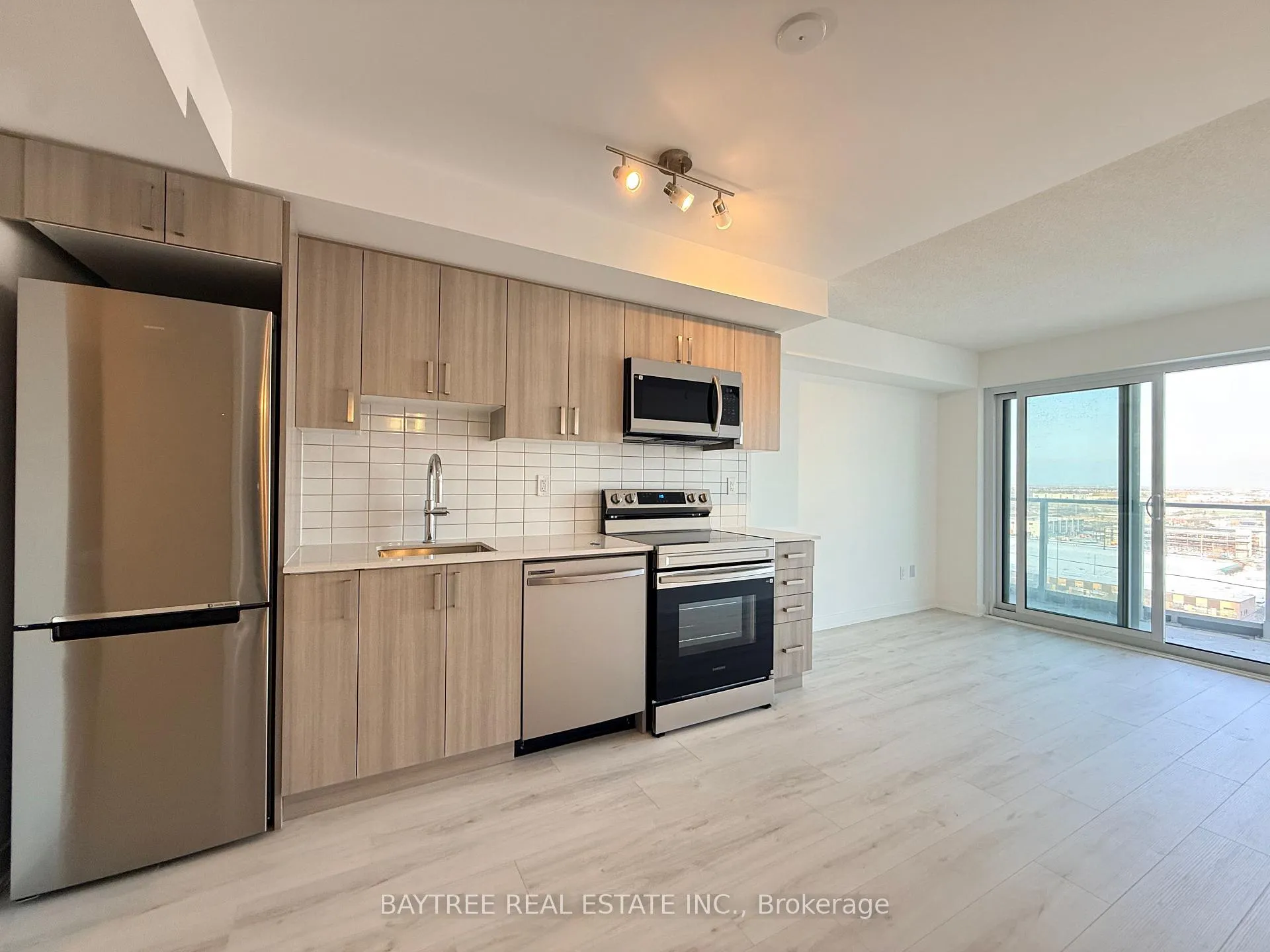 Photo 1 of Unit 1704, 1010 Sandy Beach Road, Pickering, Bay Ridges — HOMEH
