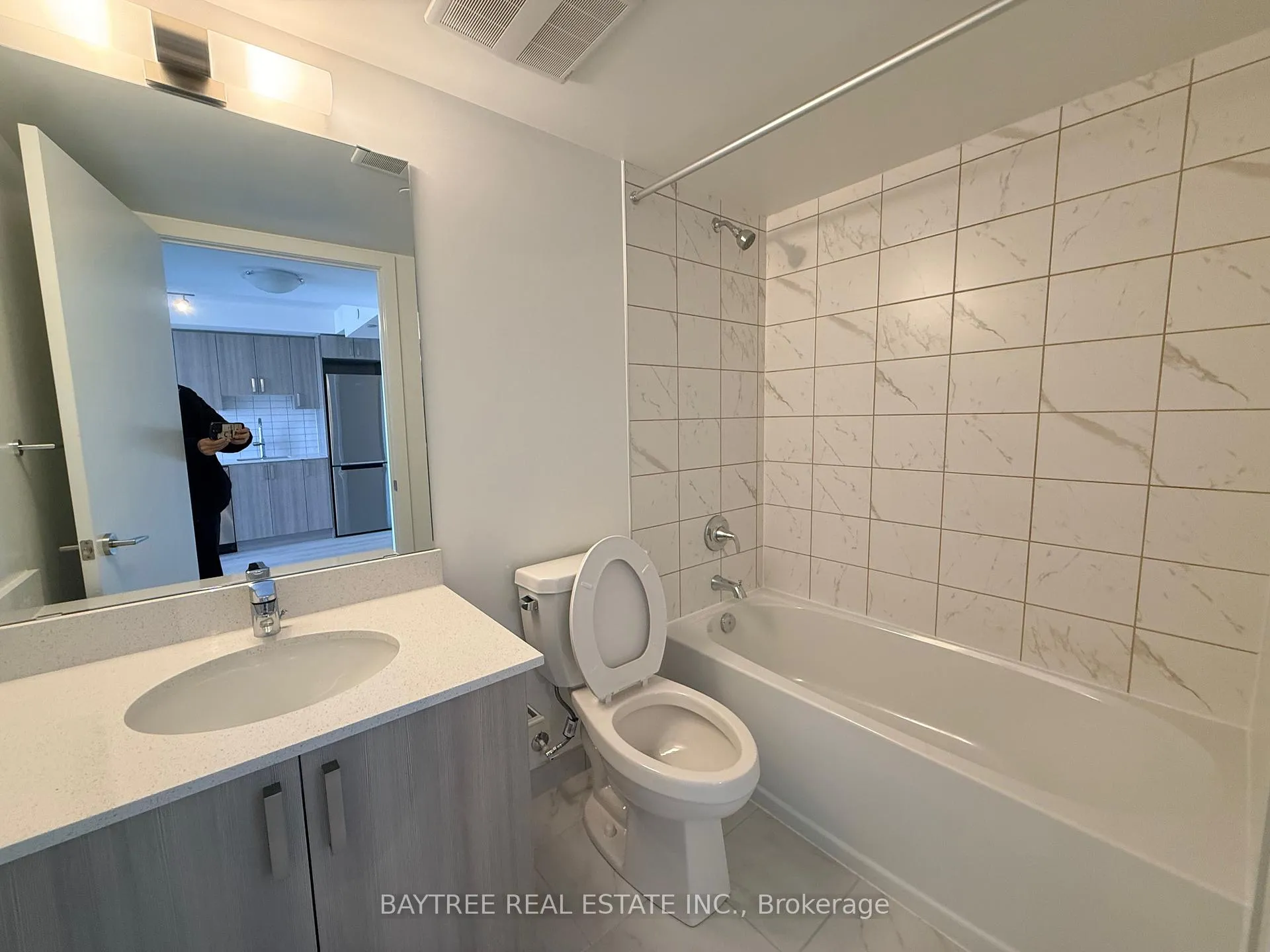 Photo 10 of Unit 1704, 1010 Sandy Beach Road, Pickering, Bay Ridges — HOMEH