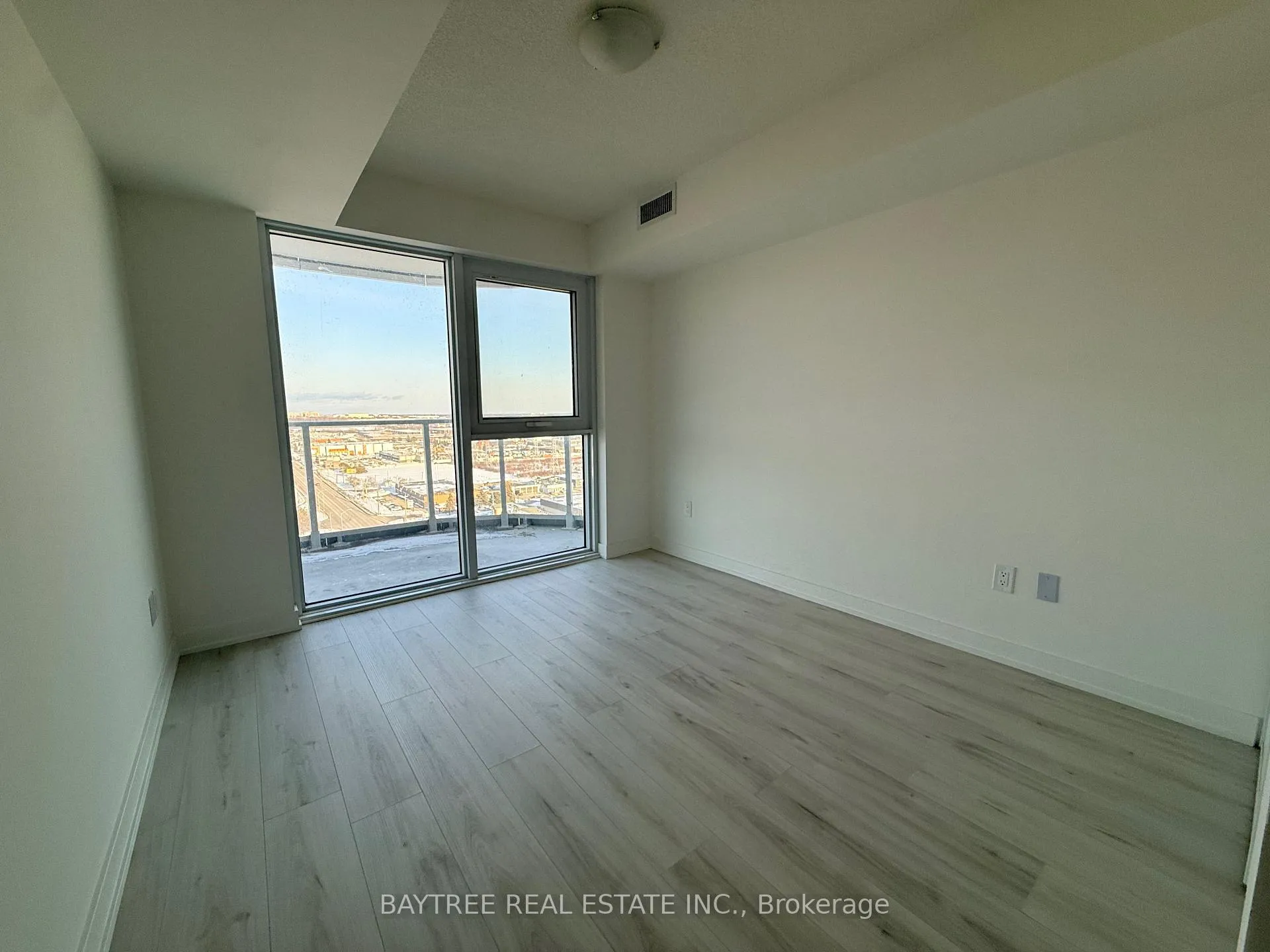Photo 11 of Unit 1704, 1010 Sandy Beach Road, Pickering, Bay Ridges — HOMEH