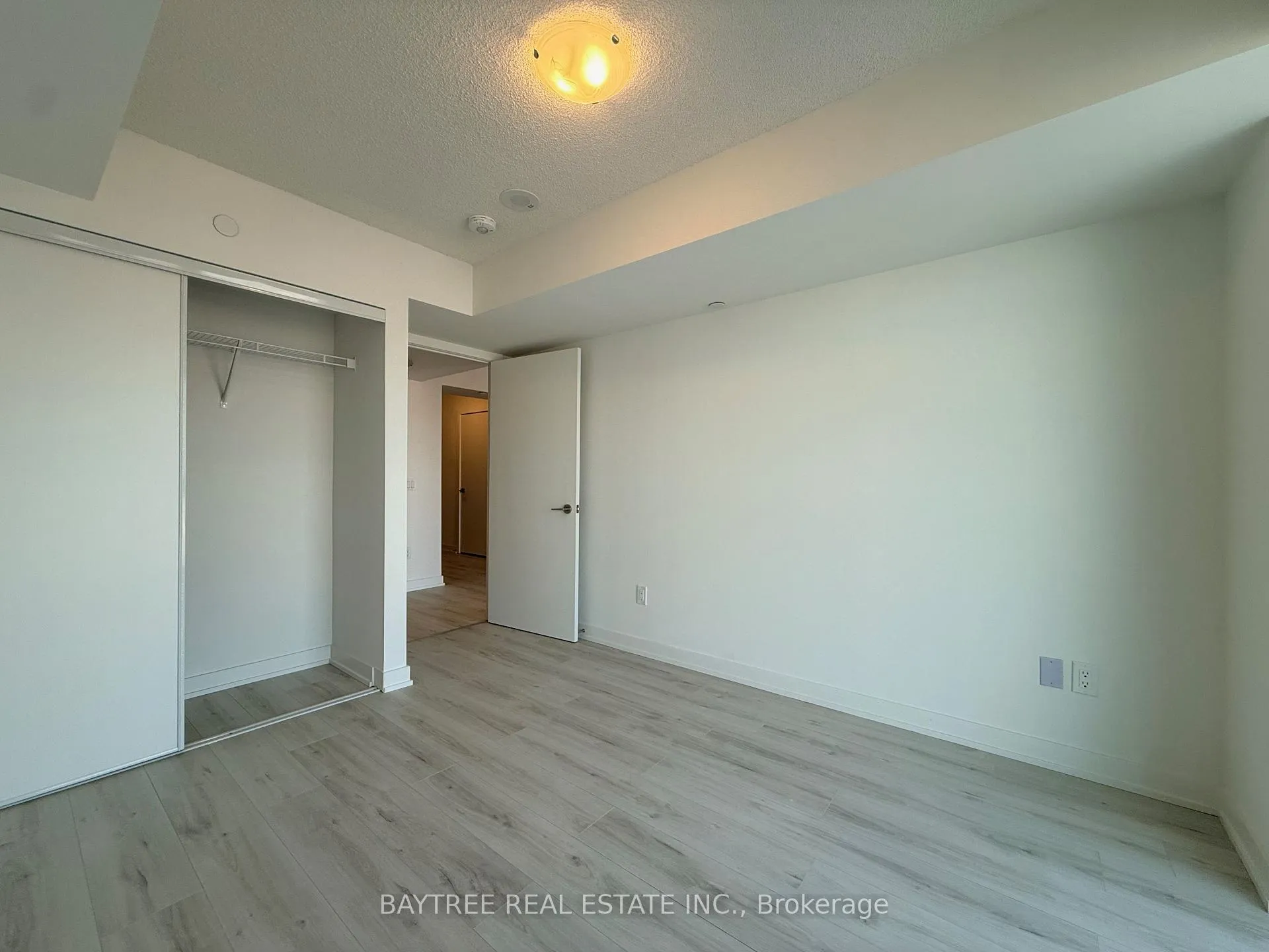 Photo 12 of Unit 1704, 1010 Sandy Beach Road, Pickering, Bay Ridges — HOMEH