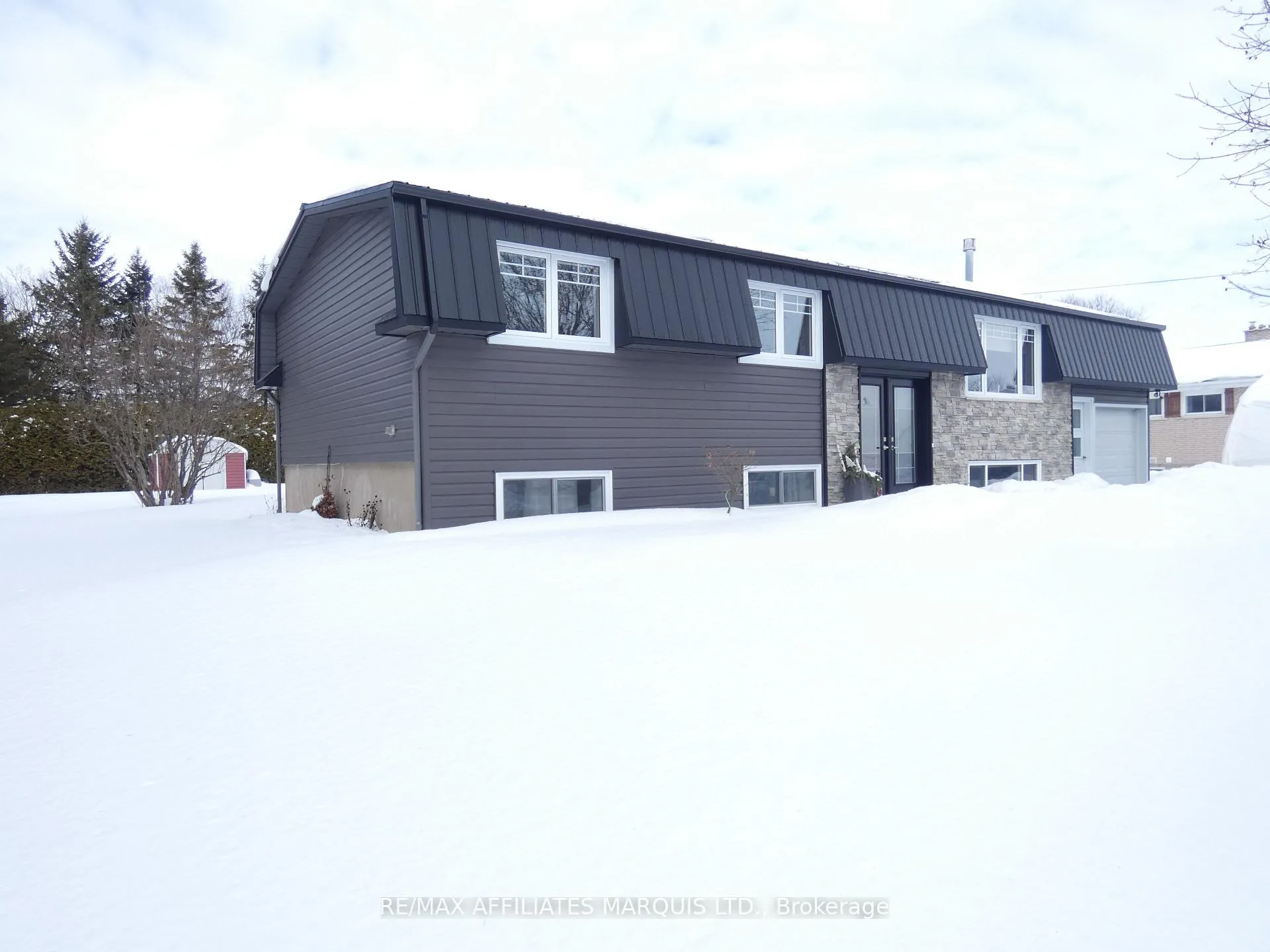 Photo 1 of 20391 Park Crescent, South Glengarry, South Glengarry (Charlottenburgh) Twp — HOMEH