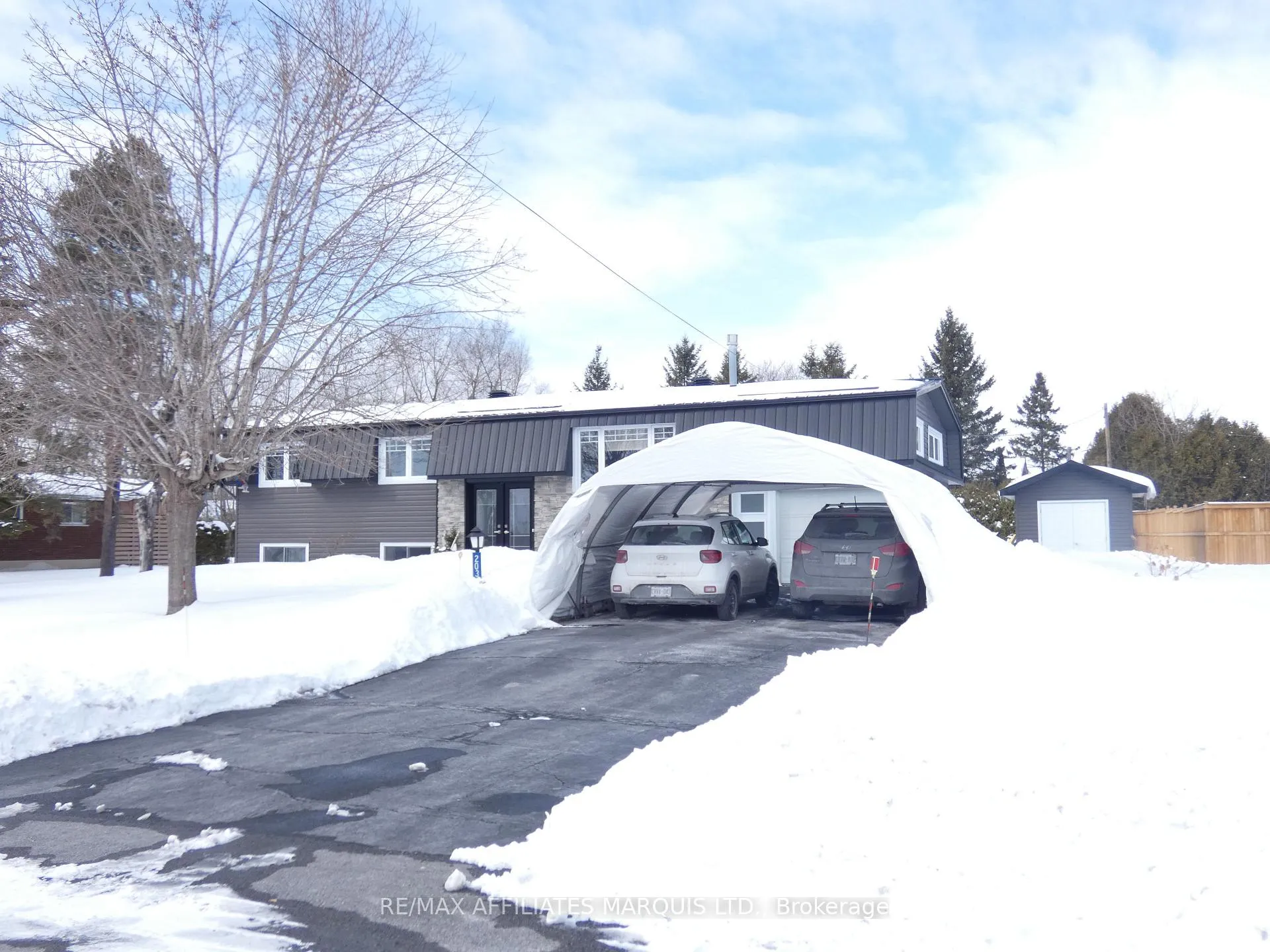 Photo 2 of 20391 Park Crescent, South Glengarry, South Glengarry (Charlottenburgh) Twp — HOMEH