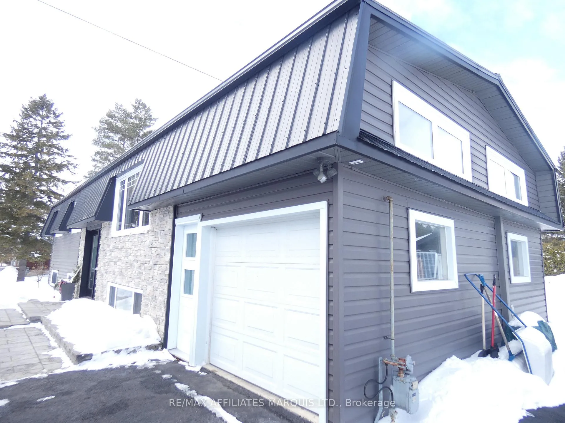 Photo 3 of 20391 Park Crescent, South Glengarry, South Glengarry (Charlottenburgh) Twp — HOMEH