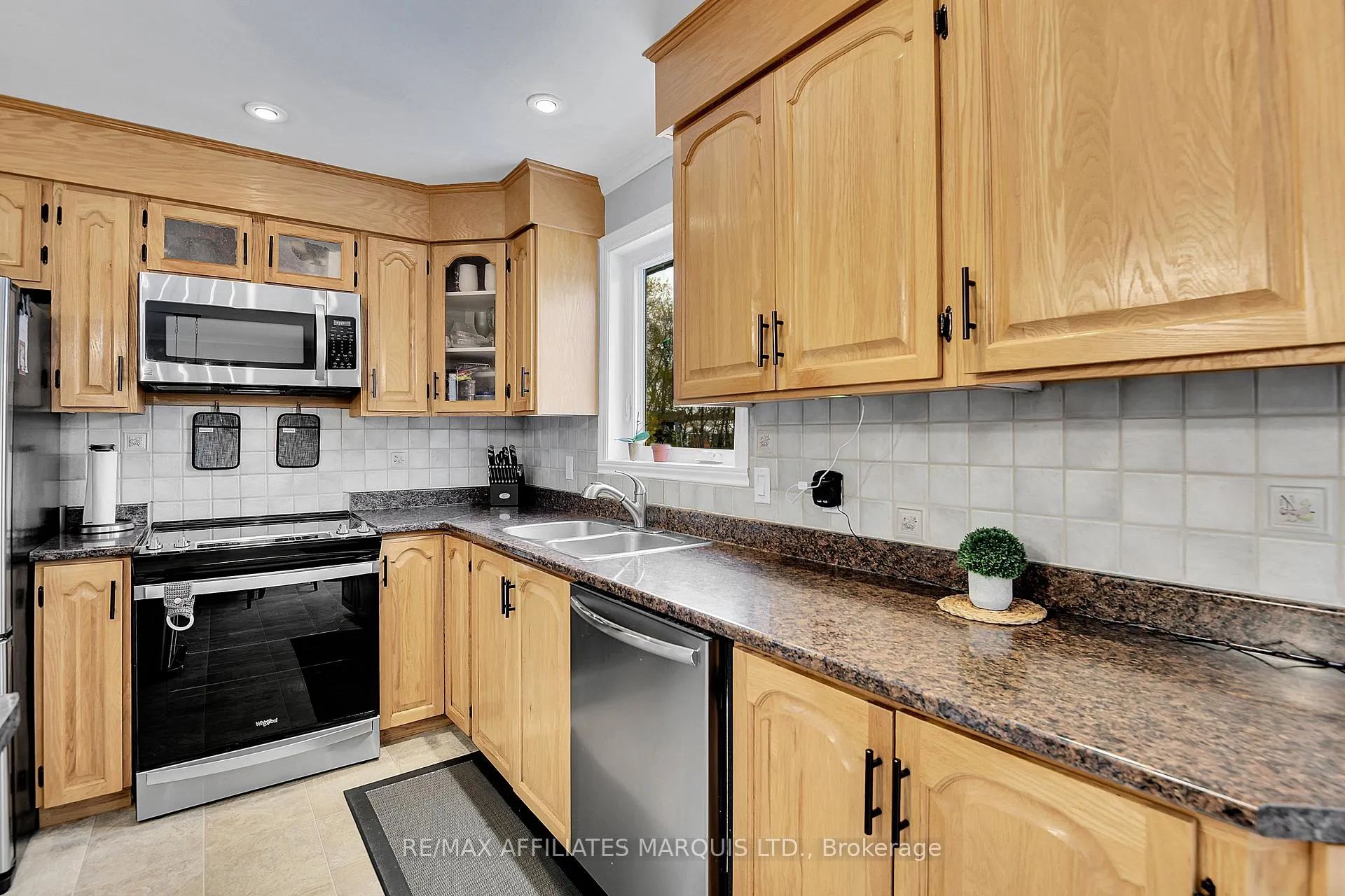 Photo 10 of 20391 Park Crescent, South Glengarry, South Glengarry (Charlottenburgh) Twp — HOMEH