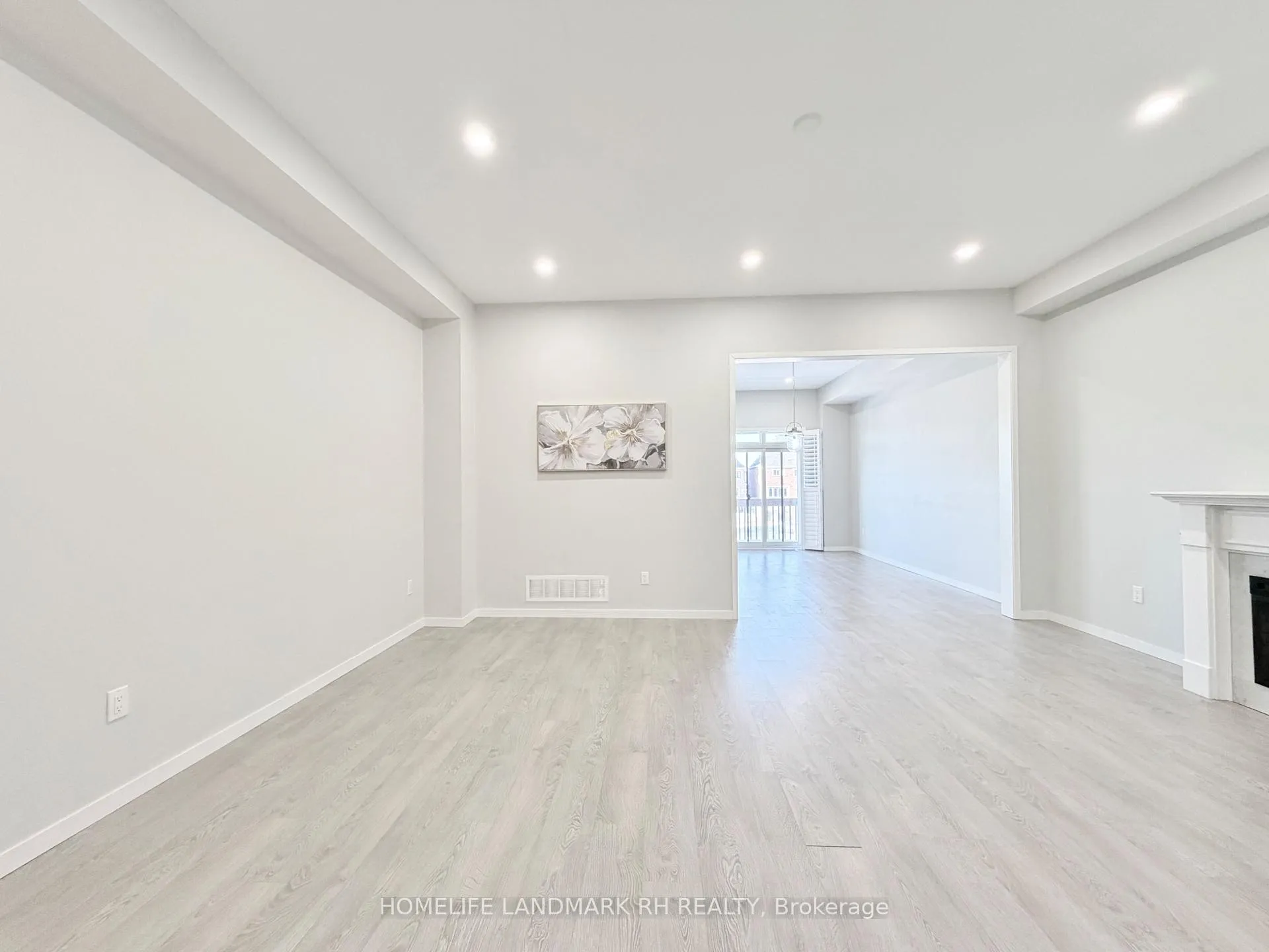 Photo 6 of 176 Elyse Court, Aurora, Bayview Northeast — HOMEH