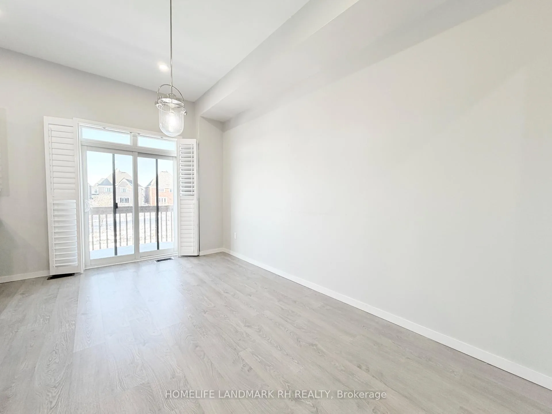 Photo 7 of 176 Elyse Court, Aurora, Bayview Northeast — HOMEH