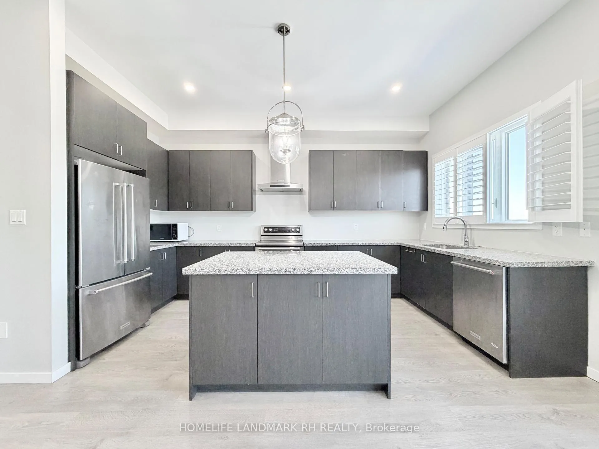 Photo 11 of 176 Elyse Court, Aurora, Bayview Northeast — HOMEH