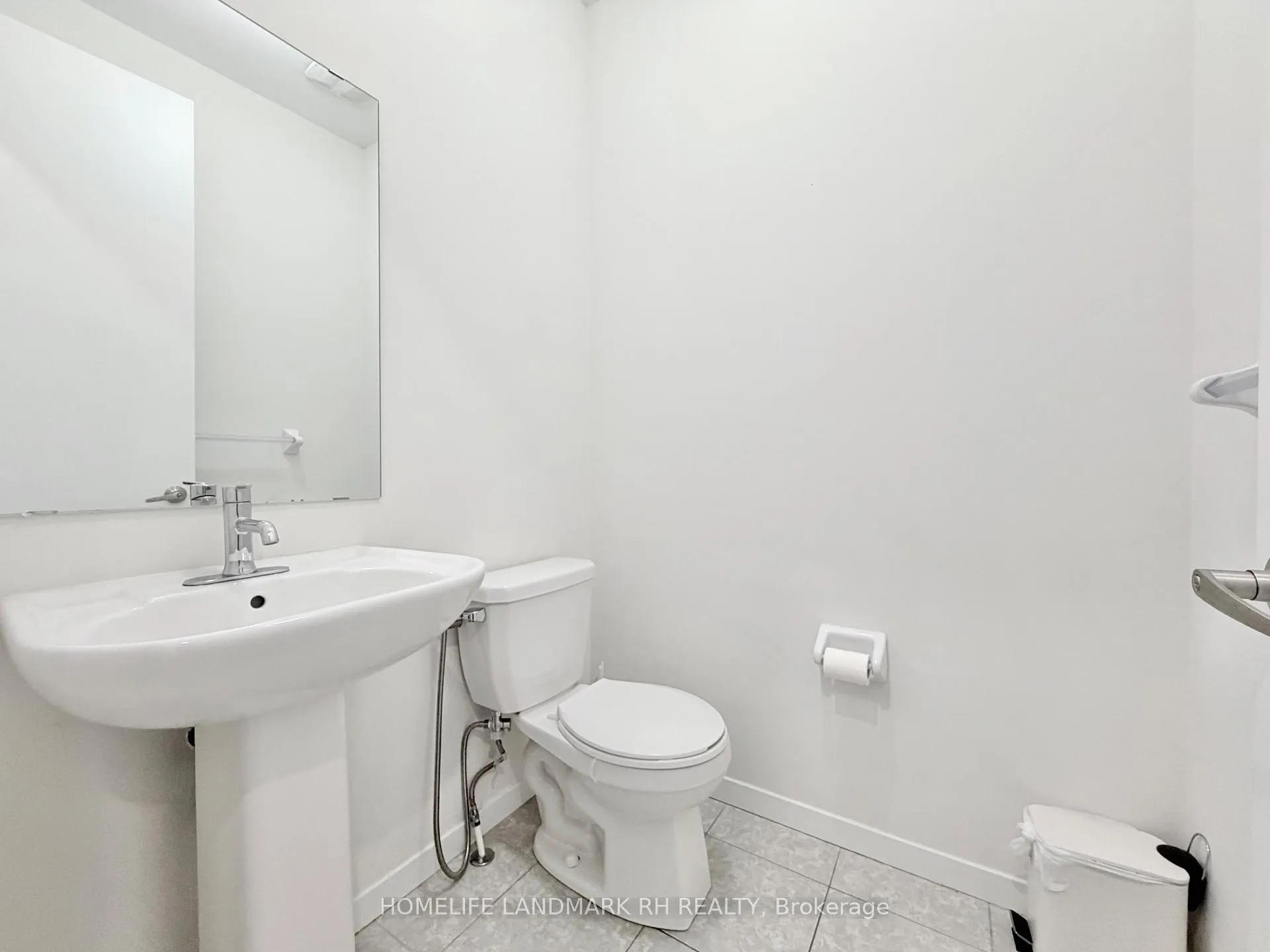 Photo 12 of 176 Elyse Court, Aurora, Bayview Northeast — HOMEH