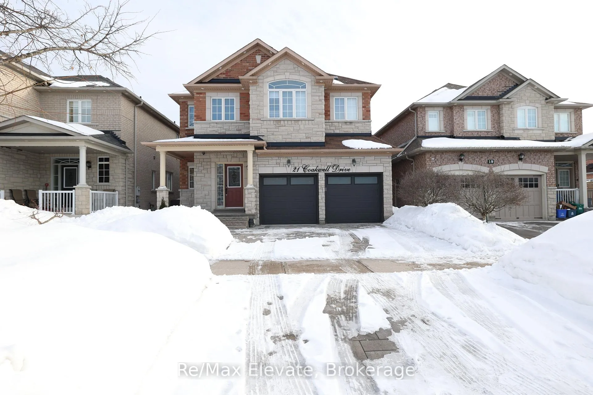 Photo 2 of 21 Coakwell Drive, Markham, Box Grove — HOMEH