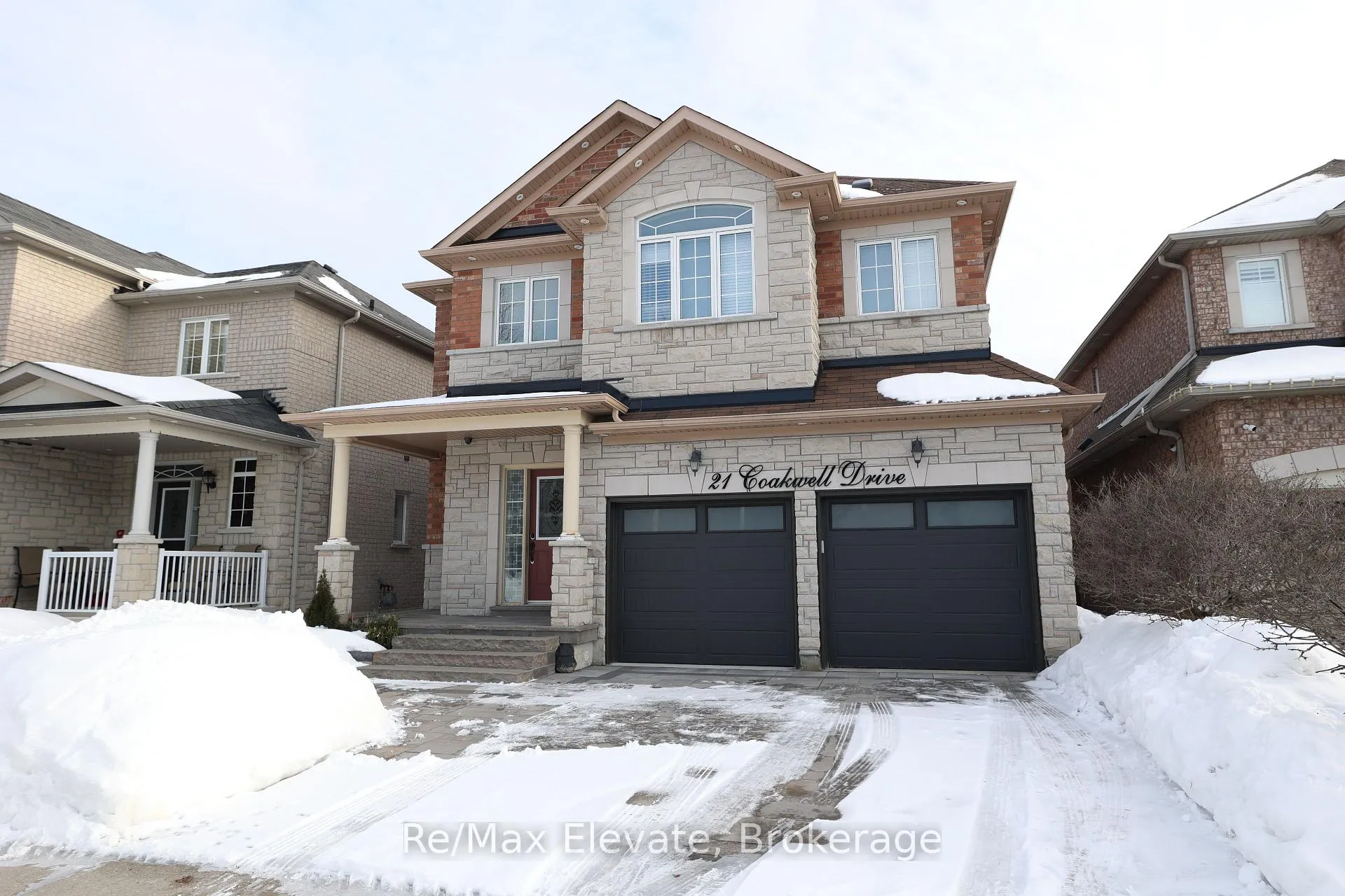 Photo 3 of 21 Coakwell Drive, Markham, Box Grove — HOMEH