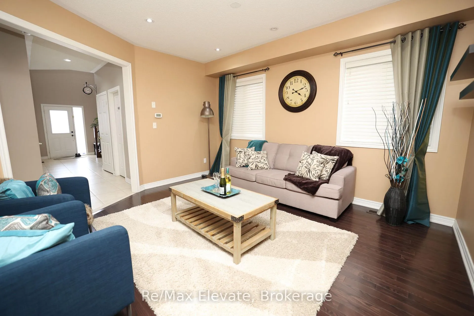 Photo 4 of 21 Coakwell Drive, Markham, Box Grove — HOMEH
