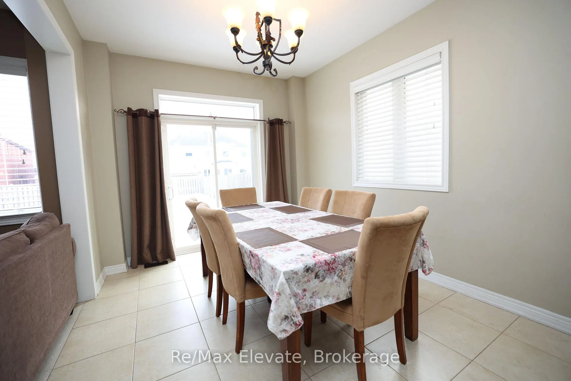 Photo 11 of 21 Coakwell Drive, Markham, Box Grove — HOMEH