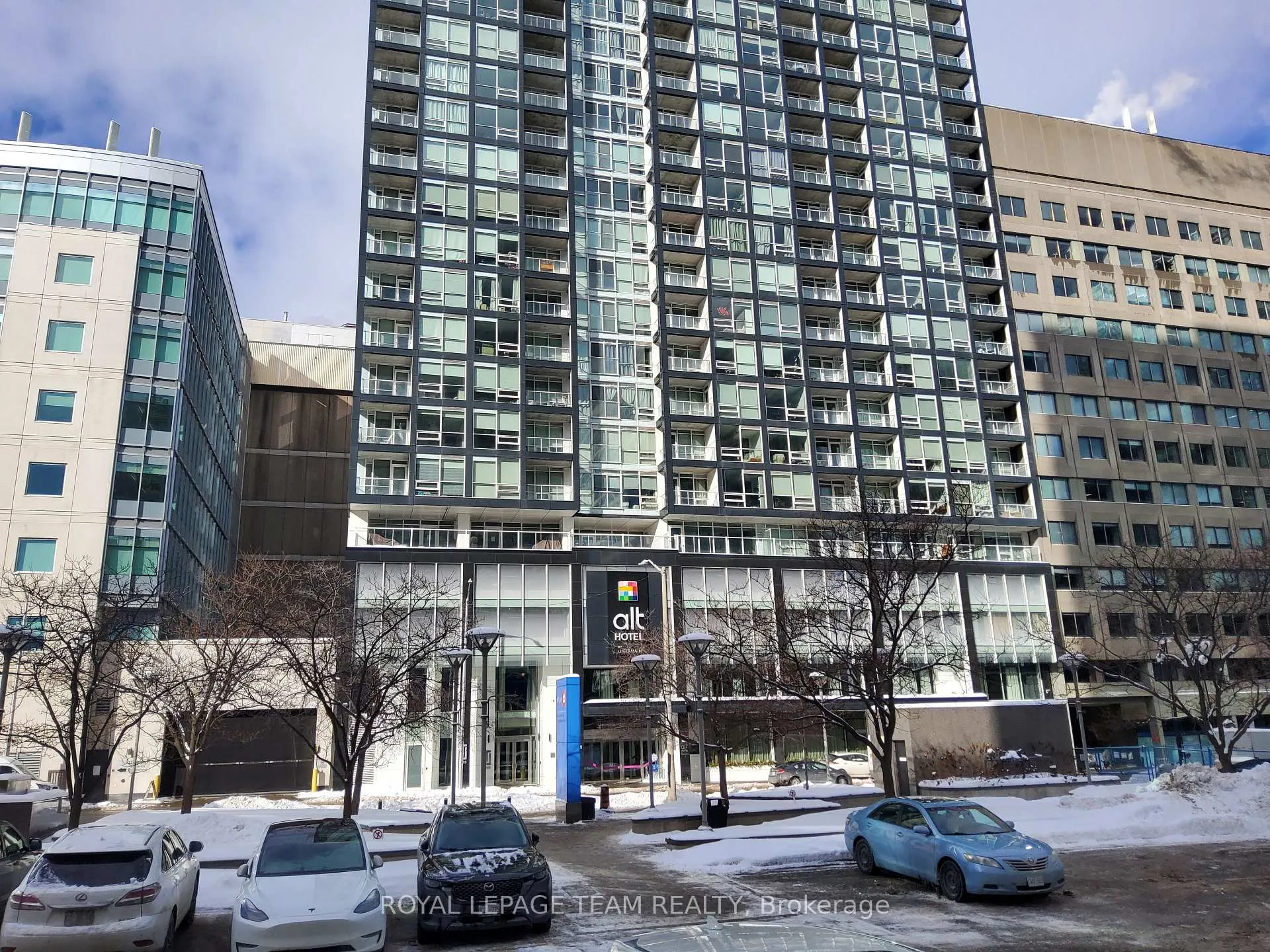 Front of Unit 2204, 199 Slater Street