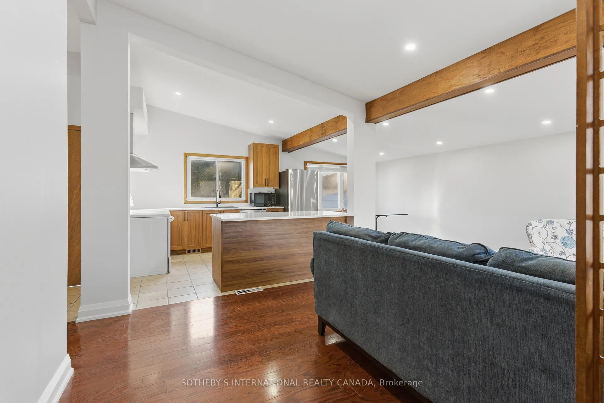 Photo 3 of 4206 Glenayr Avenue, Niagara Falls, Morrison — HOMEH