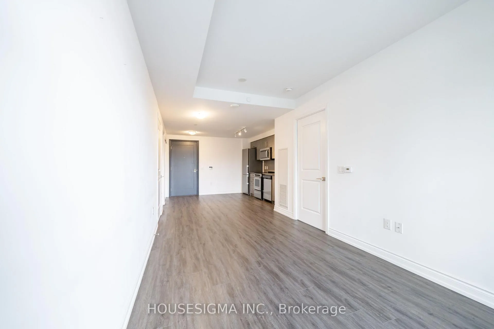 Photo 2 of Unit 207, 1700 Avenue Road, Toronto, Bedford Park-Nortown — HOMEH
