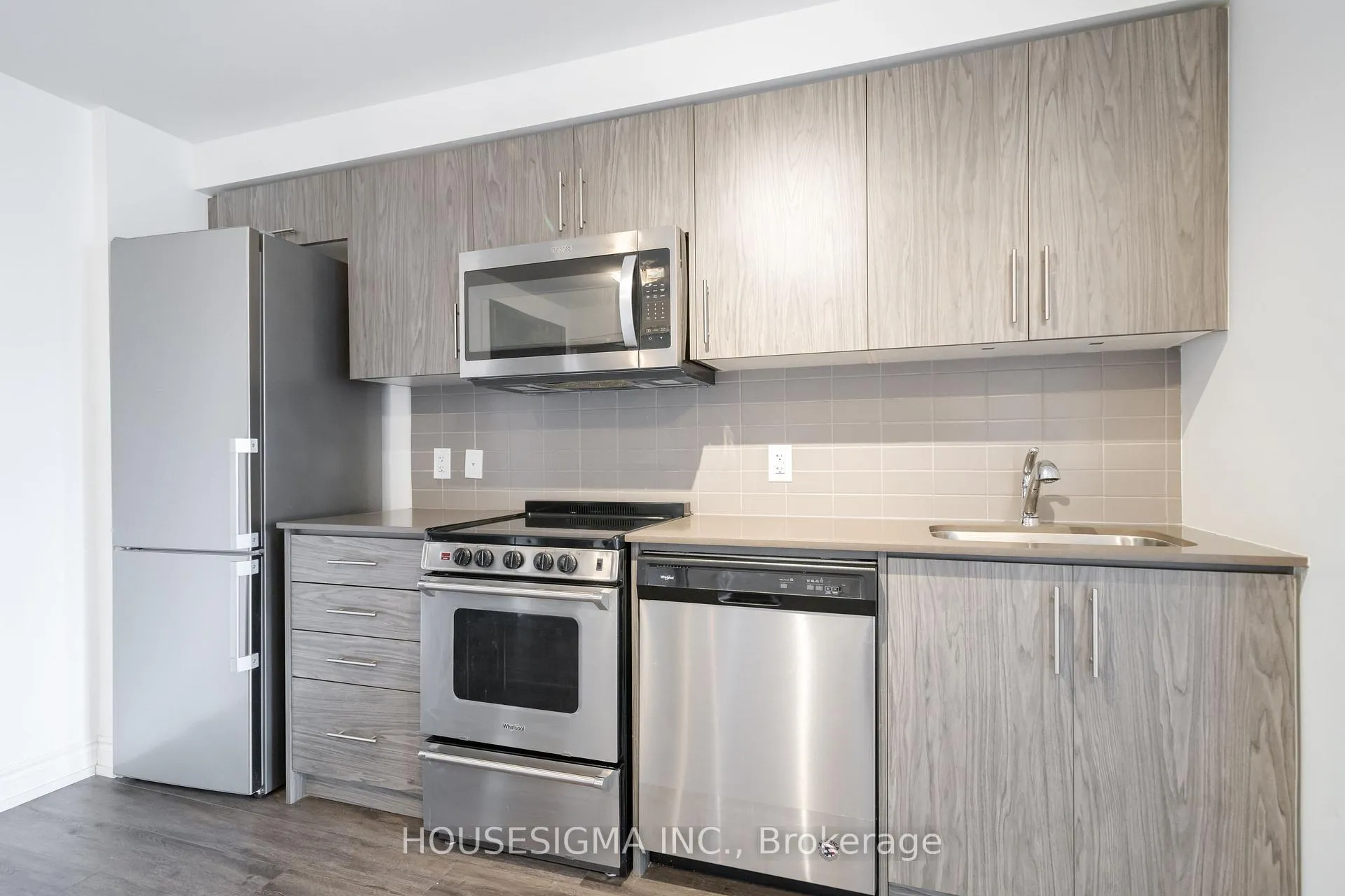 Photo 3 of Unit 207, 1700 Avenue Road, Toronto, Bedford Park-Nortown — HOMEH