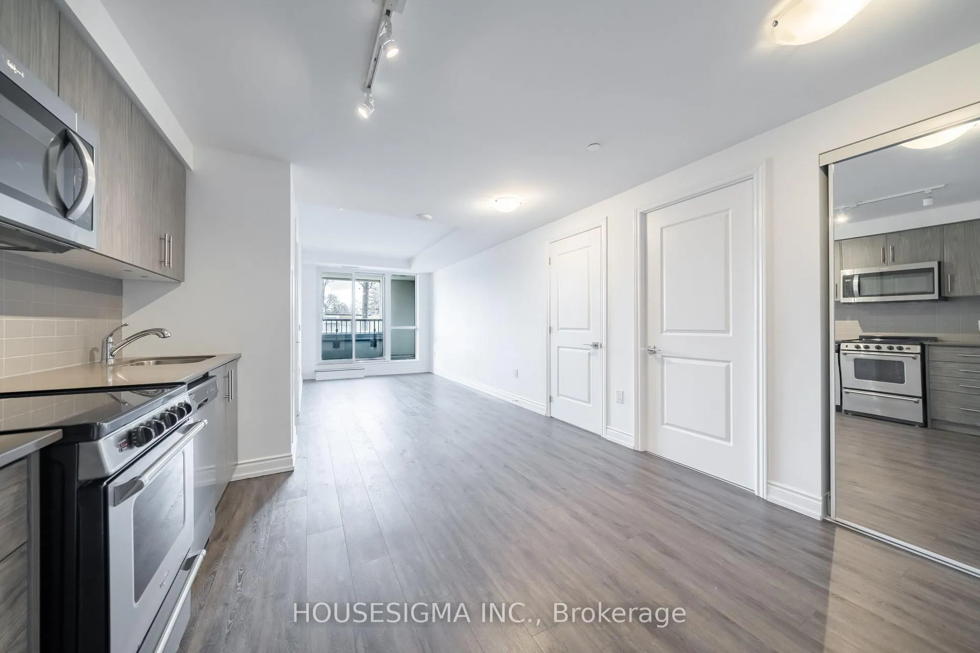 Photo 8 of Unit 207, 1700 Avenue Road, Toronto, Bedford Park-Nortown — HOMEH