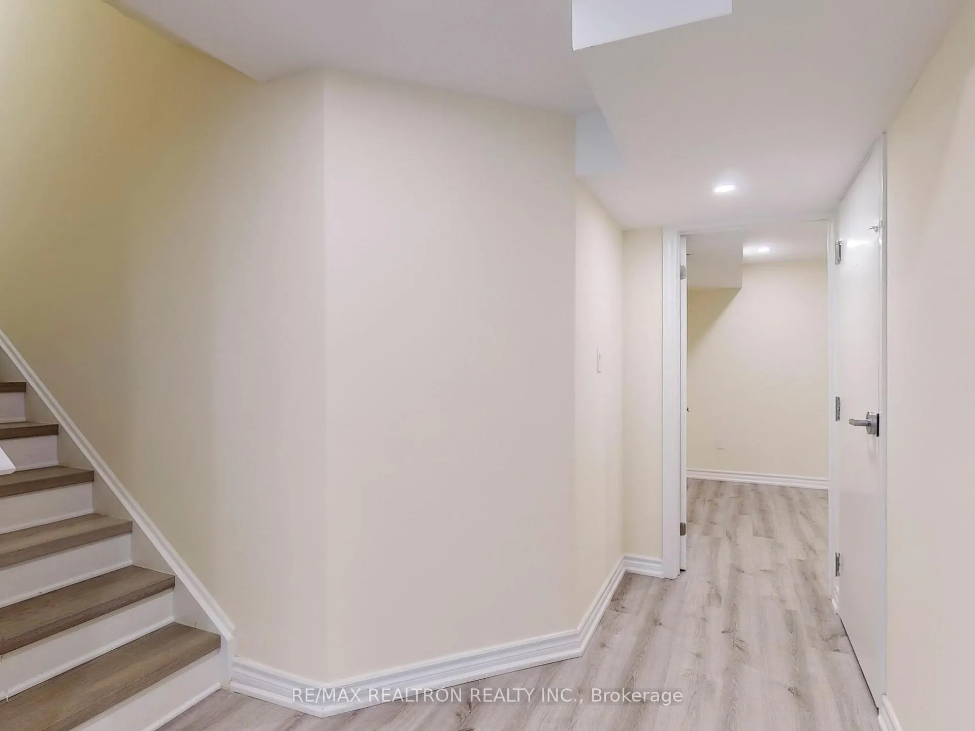 Photo 6 of Unit BSMNT, 202 Danny Wheeler Boulevard, Georgina, Keswick North — HOMEH