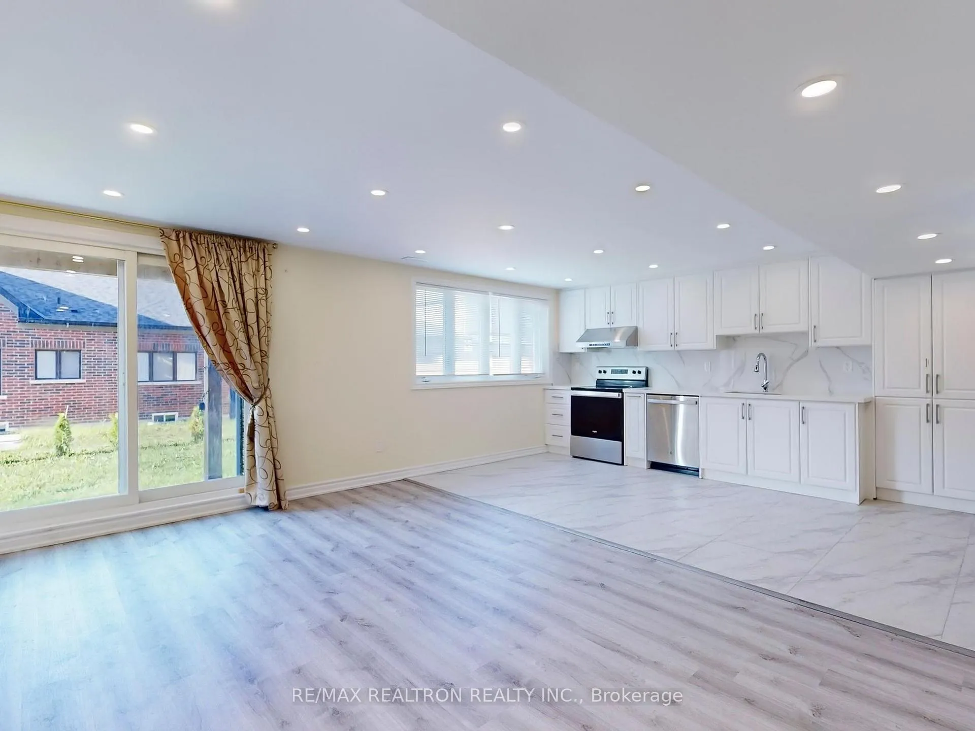 Photo 7 of Unit BSMNT, 202 Danny Wheeler Boulevard, Georgina, Keswick North — HOMEH