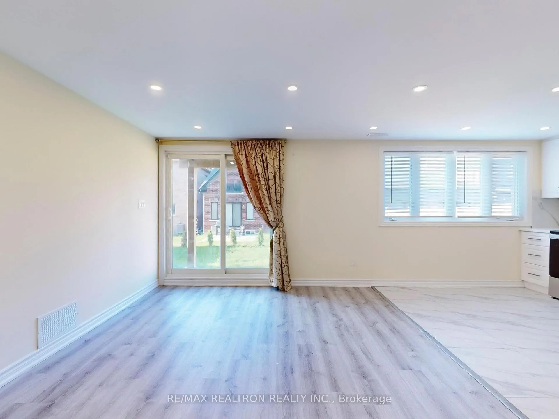 Photo 10 of Unit BSMNT, 202 Danny Wheeler Boulevard, Georgina, Keswick North — HOMEH