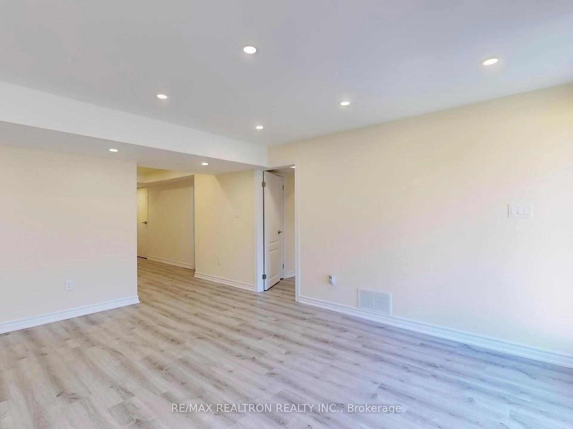 Photo 12 of Unit BSMNT, 202 Danny Wheeler Boulevard, Georgina, Keswick North — HOMEH