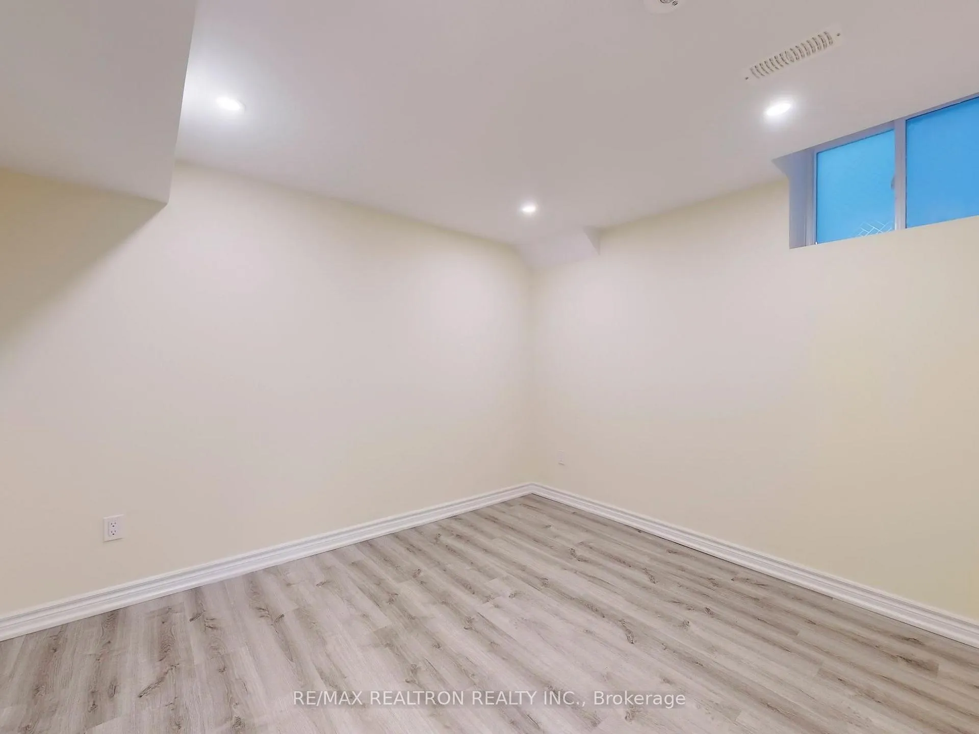 Photo 29 of Unit BSMNT, 202 Danny Wheeler Boulevard, Georgina, Keswick North — HOMEH