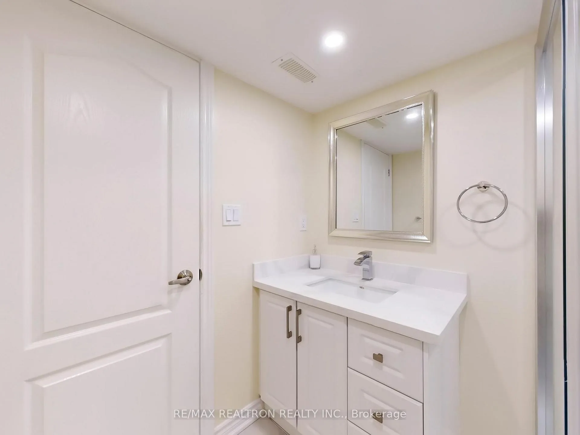 Photo 33 of Unit BSMNT, 202 Danny Wheeler Boulevard, Georgina, Keswick North — HOMEH