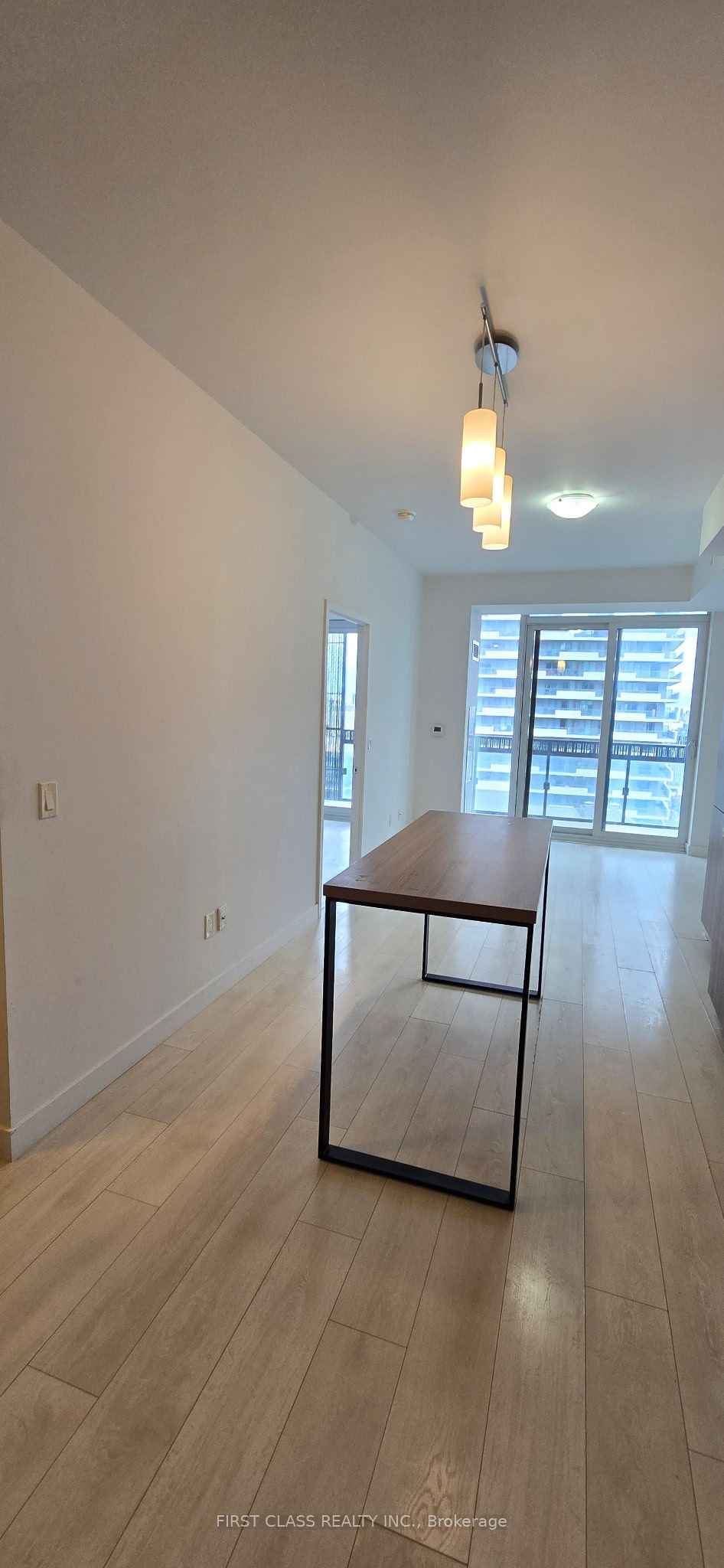 Photo 2 of Unit 1112, 8 Eglinton Avenue E, Toronto, Mount Pleasant West — HOMEH
