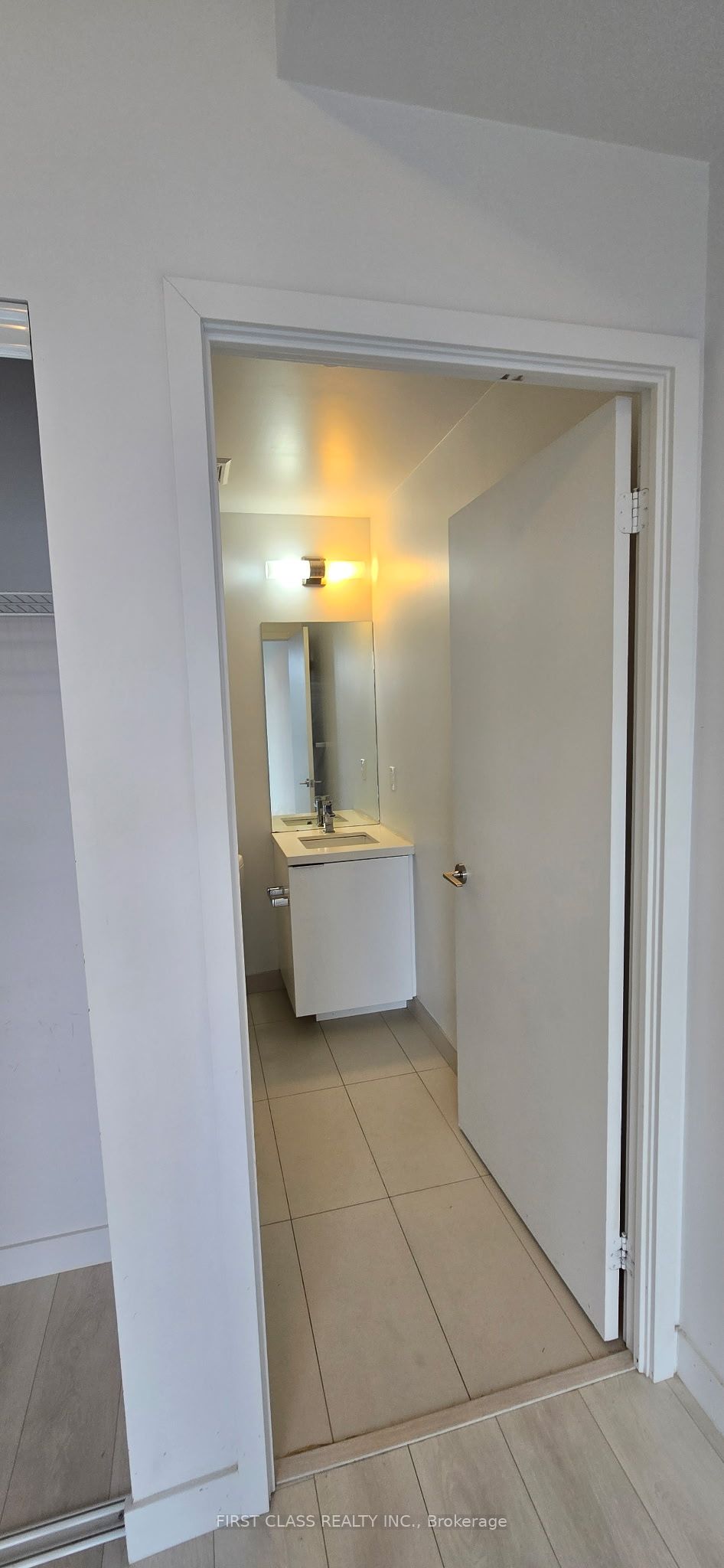Photo 8 of Unit 1112, 8 Eglinton Avenue E, Toronto, Mount Pleasant West — HOMEH