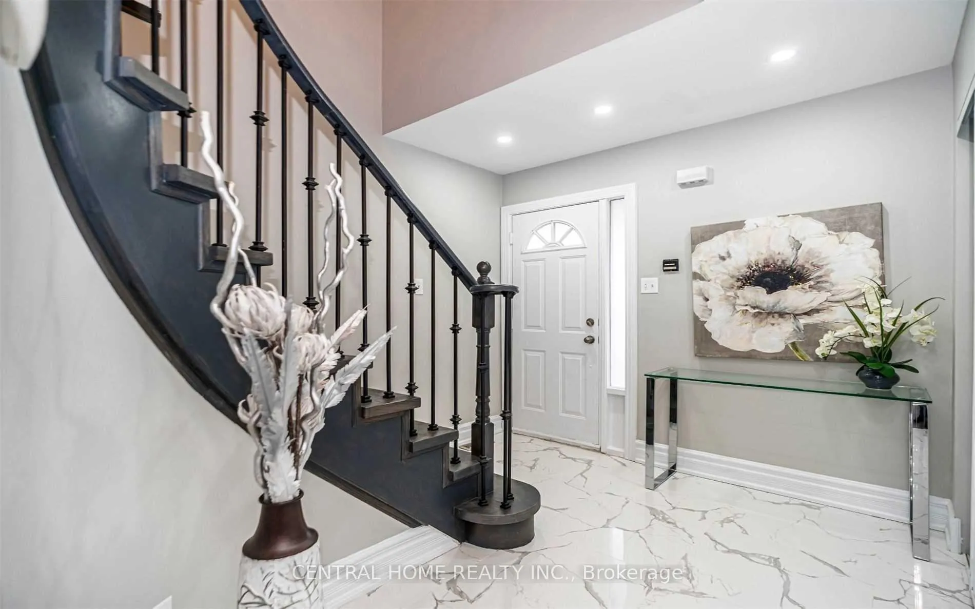 Photo 2 of Unit Main&2nd, 45 Dellano Street, Markham, Middlefield — HOMEH
